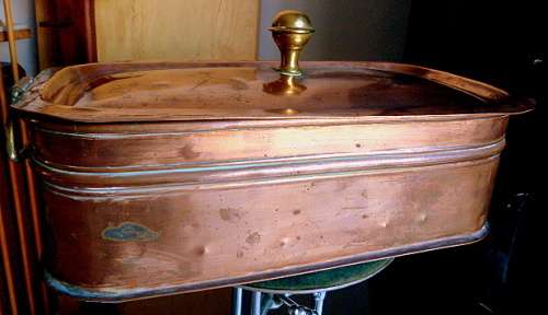 OLD COPPER PAN WITH LID. PLS READ