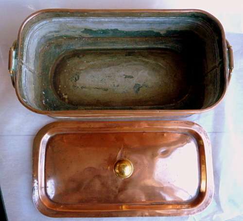 OLD COPPER PAN WITH LID. PLS READ