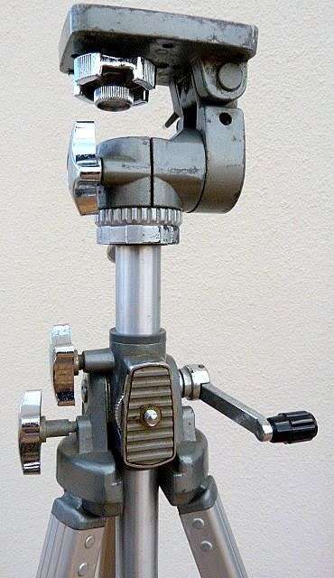 VELBON TRIPOD WITH PROFESSIONAL HEAD FOR TWO CAMERAS