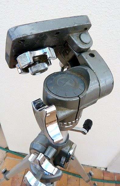 VELBON TRIPOD WITH PROFESSIONAL HEAD FOR TWO CAMERAS