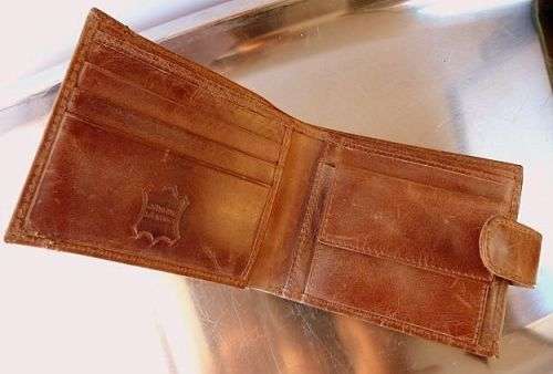 GENUINE EXQUISITE LEATHER  WALLET, SOFT.  EXCELLENT CONDITION,HARDLY USED