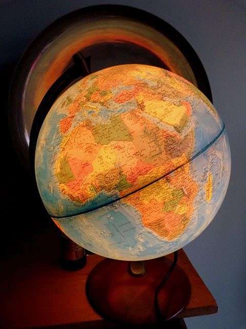 nova RICO .FLORENCE. VINTAGE GLOBE-ILLUMINATED. BRASS.WOODEN STAND