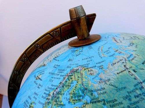 nova RICO .FLORENCE. VINTAGE GLOBE-ILLUMINATED. BRASS.WOODEN STAND