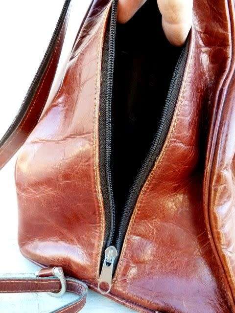 EXQUISITE TAN LEATHER RUCKSACK / SHOULDERBAG. SEE OPTIONS
