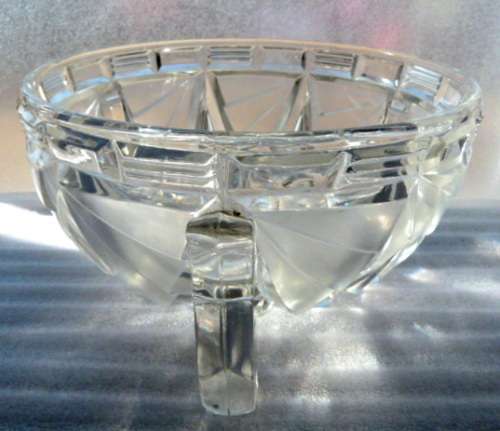 ARD DECO GLASS BOWL ON FEET, BEAUTIFUL PIECE
