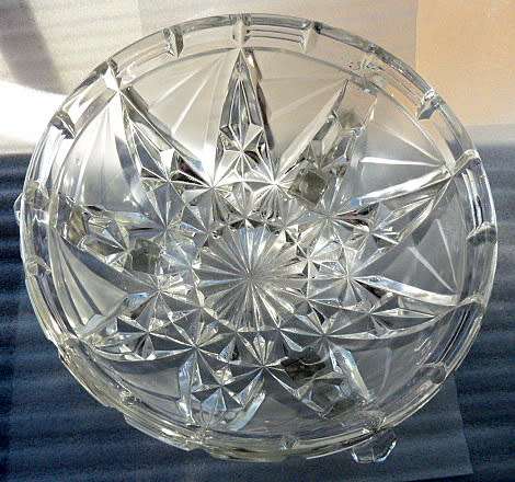 ARD DECO GLASS BOWL ON FEET, BEAUTIFUL PIECE