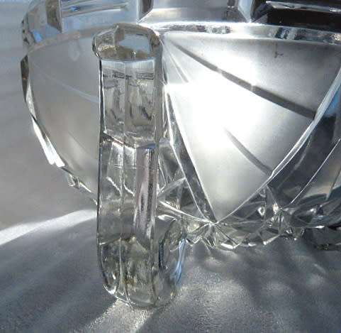 ARD DECO GLASS BOWL ON FEET, BEAUTIFUL PIECE