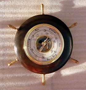 SHIPSWHEEL BAROMETER, WOOD AND BRASS, ATTRACTIVE VINTAGE PIECE!