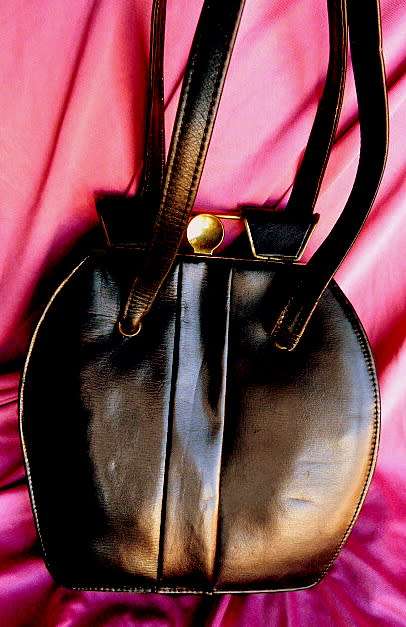 ART DECO ELEGANT HAND BAG, GENUINE LEATHER, STUNNING PIECE...