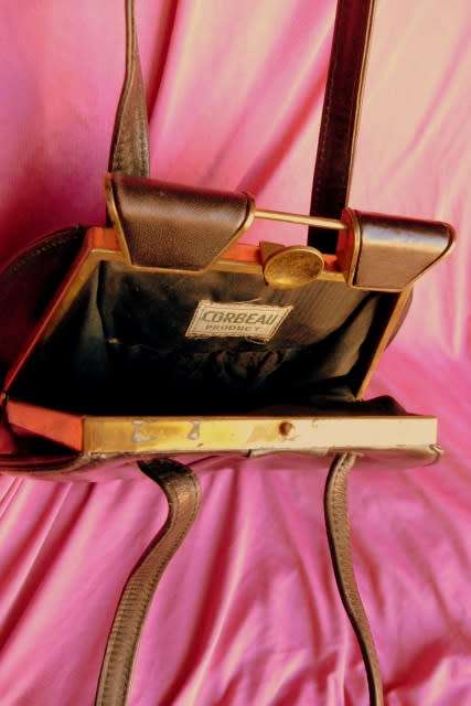 ART DECO ELEGANT HAND BAG, GENUINE LEATHER, STUNNING PIECE...