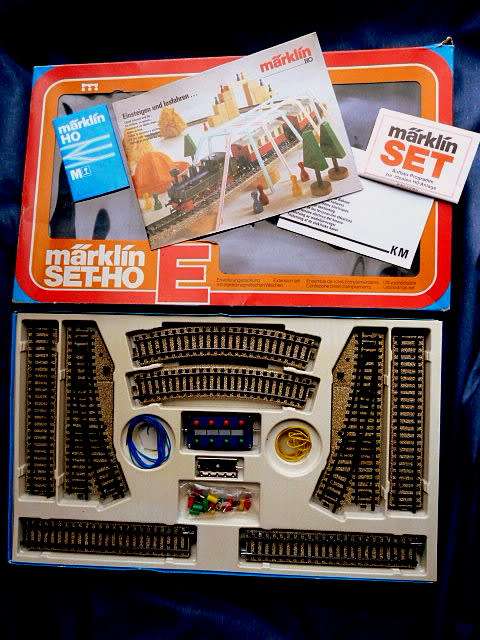 MAERKLIN SET-HO / E 5191 ,  GERMAN VINTAGE SET FOR MAERKLIN TRAIN SYSTEM.