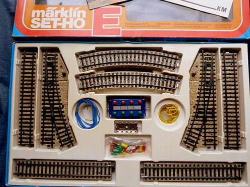 MAERKLIN SET-HO / E 5191 ,  GERMAN VINTAGE SET FOR MAERKLIN TRAIN SYSTEM.