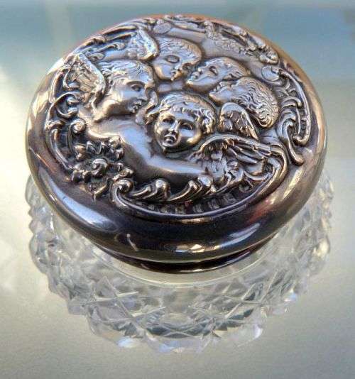 1901.EXQUISITE CRYSTAL BOX WITH ORNATE SOLID SILVER LID.VICTORIAN BEAUTY IN  EXCELLENT CONDITION!