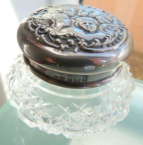 1901.EXQUISITE CRYSTAL BOX WITH ORNATE SOLID SILVER LID.VICTORIAN BEAUTY IN  EXCELLENT CONDITION!