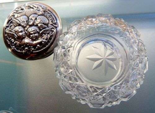1901.EXQUISITE CRYSTAL BOX WITH ORNATE SOLID SILVER LID.VICTORIAN BEAUTY IN  EXCELLENT CONDITION!