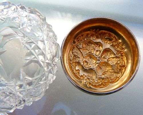1901.EXQUISITE CRYSTAL BOX WITH ORNATE SOLID SILVER LID.VICTORIAN BEAUTY IN  EXCELLENT CONDITION!