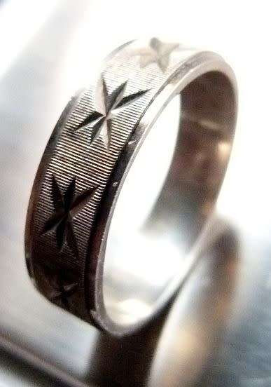 VINTAGE STERLING SILVER RING