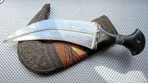 ORIENTAL SWORD IN SCABBORD,HIGHLY DECORATED.  GENUINE LEATHER