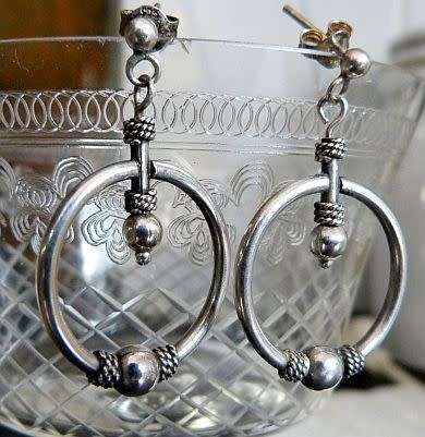 OUTSTANDING VINTAGE SOLID STERLING EARRINGS