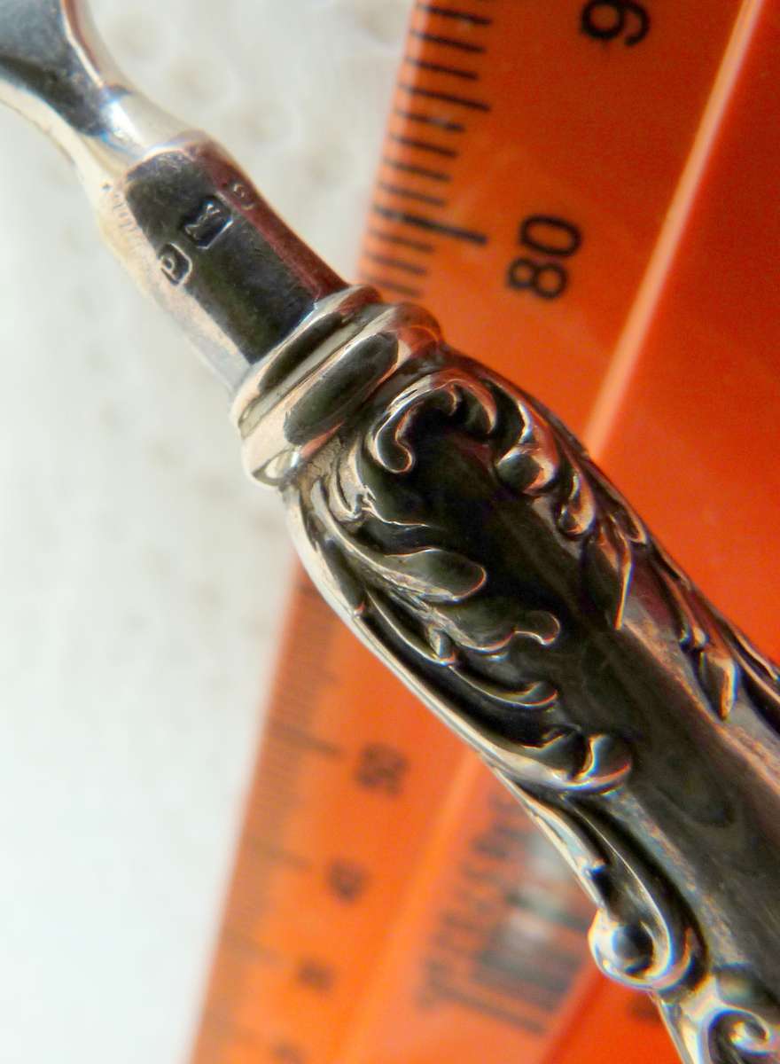 ANTIQUE NAIL FILE. SILVER