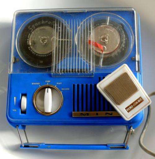 "MINY" OLD  SMALL  TRANSISTOR TAPE RECORDER ,8 CM SPOOL ,O.M.G.S. MADE IN JAPAN 1960s