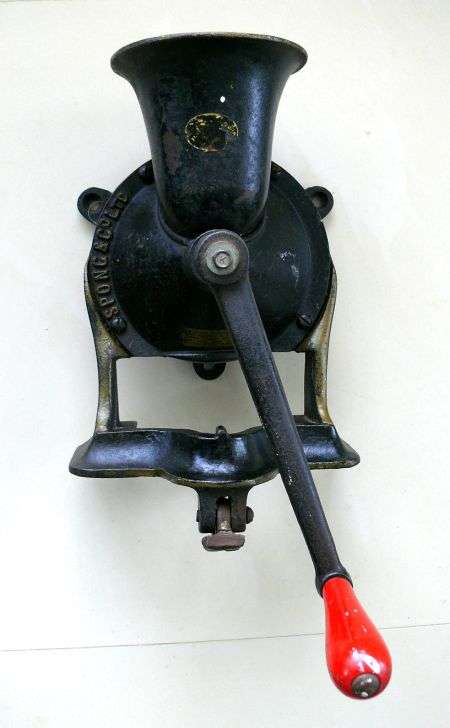 VINTAGE CAST IRON COFFEE GRINDER"SPONG&CO LTD",SIZE 4