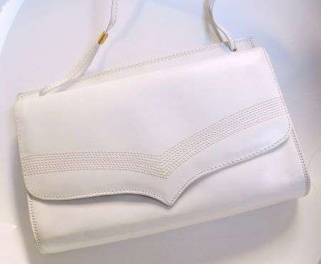 VINTAGE WHITE CLUTCHBAG,GENUINE LEATHER,ITALY