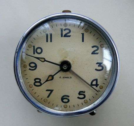 VINTAGE 4 JEWELS ALARM CLOCK,WORKING