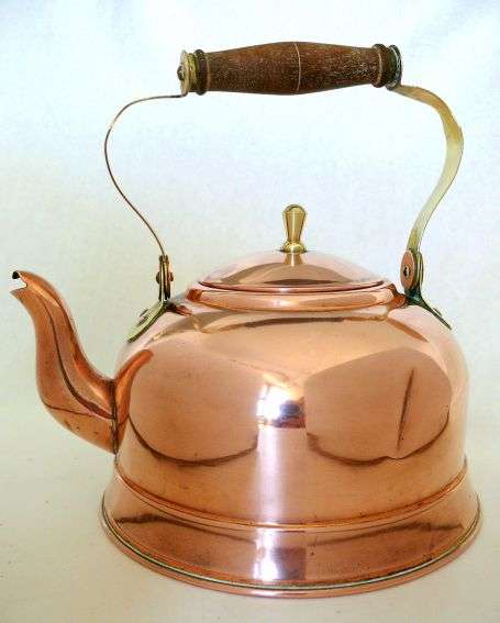 COPPER KETTLE WITH WOODEN HANDLE