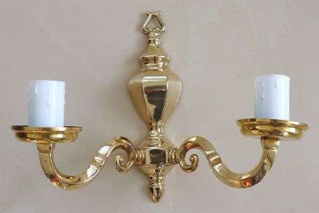 BRASS WALL LIGHT