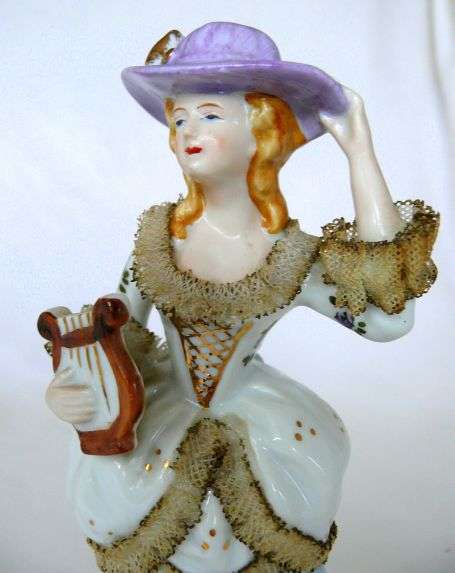 PORCELAIN FIGURINE "LADY WITH HARPE"