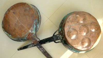 PAIR OF OLD PANS;Pls check all pics and size...(Listed another pair in "Metalware")