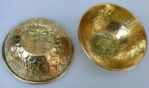 PAIR OF OLD BRASS BOWLS,DIAMETER 12,3 cm,Postage R25