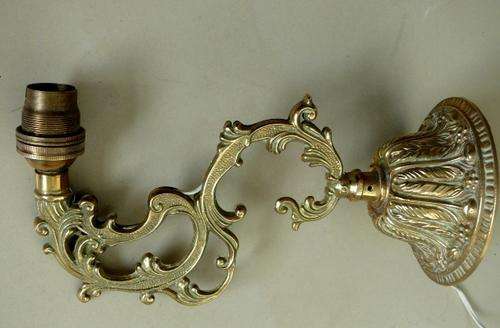 ANTIQUE ELECTRICAL WALL LIGHT,SOLID BRASS