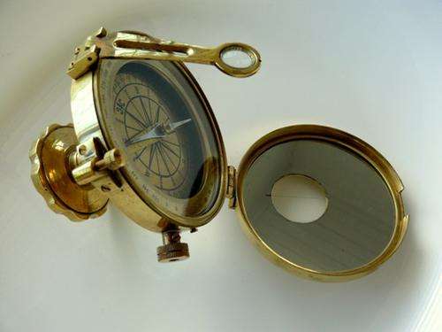 BRASS COMPASS ( SHIP?)SOLID BRASS,WORKING .Pls check all pics etc