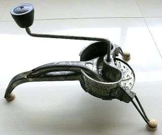 OLD GRATER WITH CRANK AND TWO FOLDABLE LEGS"MOULI-JULIENNE" MADE IN FRANCE