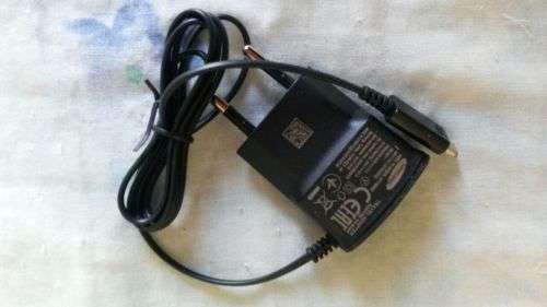 NEW SAMSUNG original battery charger,fits most models