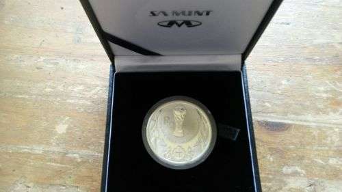 2010 FIFA SILVER PROOF R2 LIMITED EDITION COIN