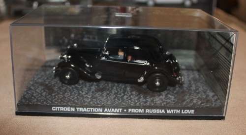 James Bond 007 Car Collection Model Citoen Traction Avant *From Russia with Love* Including Magazine