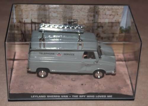 James Bond 007 Car Collection Model Leyland Sherpa Van  - From The Spy Who Loved Me - with Magazine