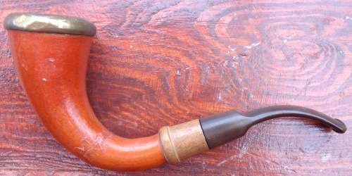 FOUR PIPES AND TEN CIGARETTE HOLDERS - BID PER LOT