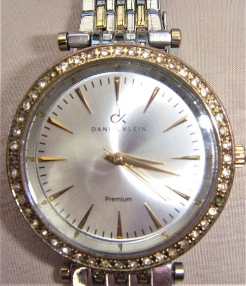 Authentic Daniel Klein Lady,s Watch (working)