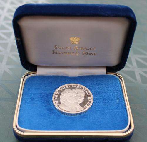 Royal Wedding Silver Commemorative Medallion - 1oz 925 Silver