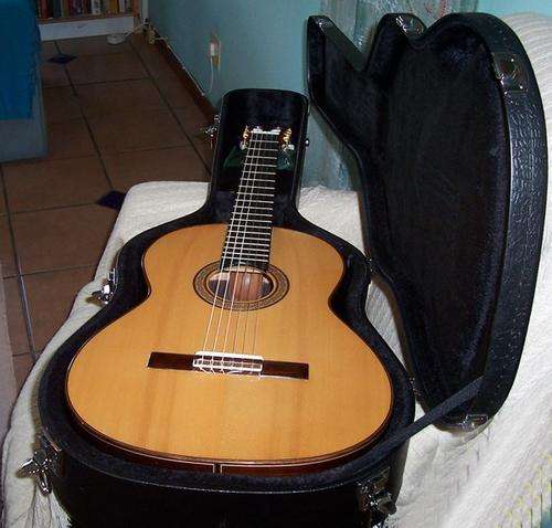 ***Antonio Picado Model 54 Classical Guitar***