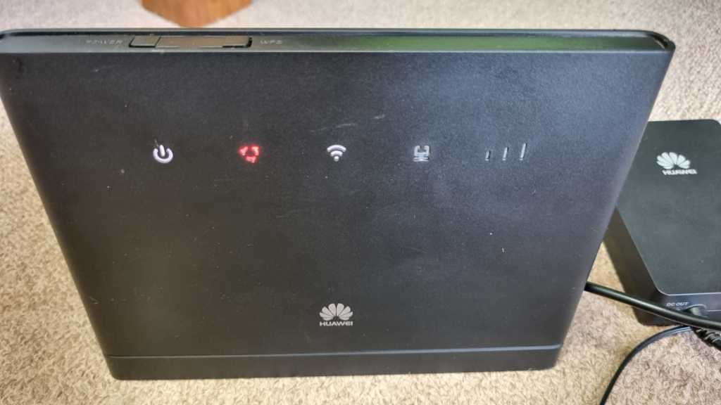 HUAWEI LTE CPE B315 *GREAT CONDITION* WITH LI-ION BACK-UP BATTERY