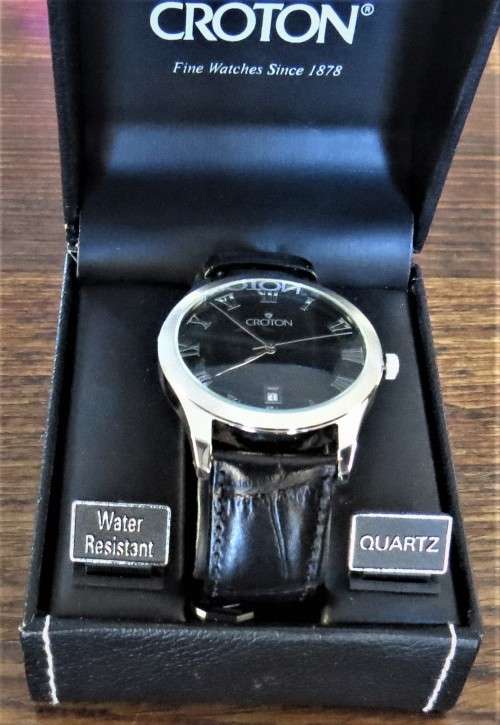 CROTON GENTS  SWISS MOVEMENT DATE BLACK LEATHER WATCH