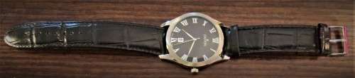 CROTON GENTS  SWISS MOVEMENT DATE BLACK LEATHER WATCH