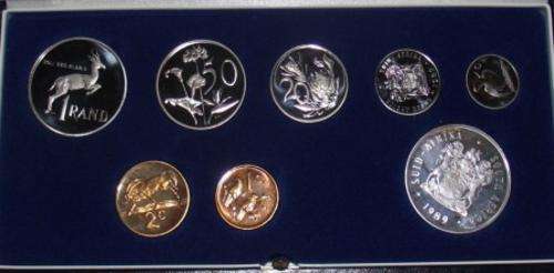 1989 SA SHORT PROOF SET 2 x R1 IN ORIGINAL SA MINT BOX.STARTING @ R1!!!!!!!