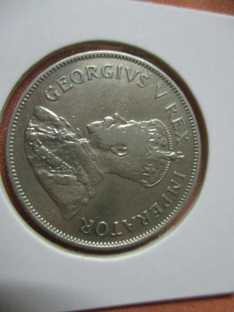 1935 Half Crown - Excellent coin  - Judge condition as per photo