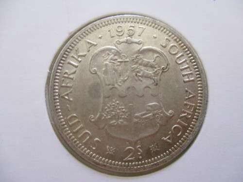 1957 2 shillings  - Excellent coin  - Judge condition as per photo